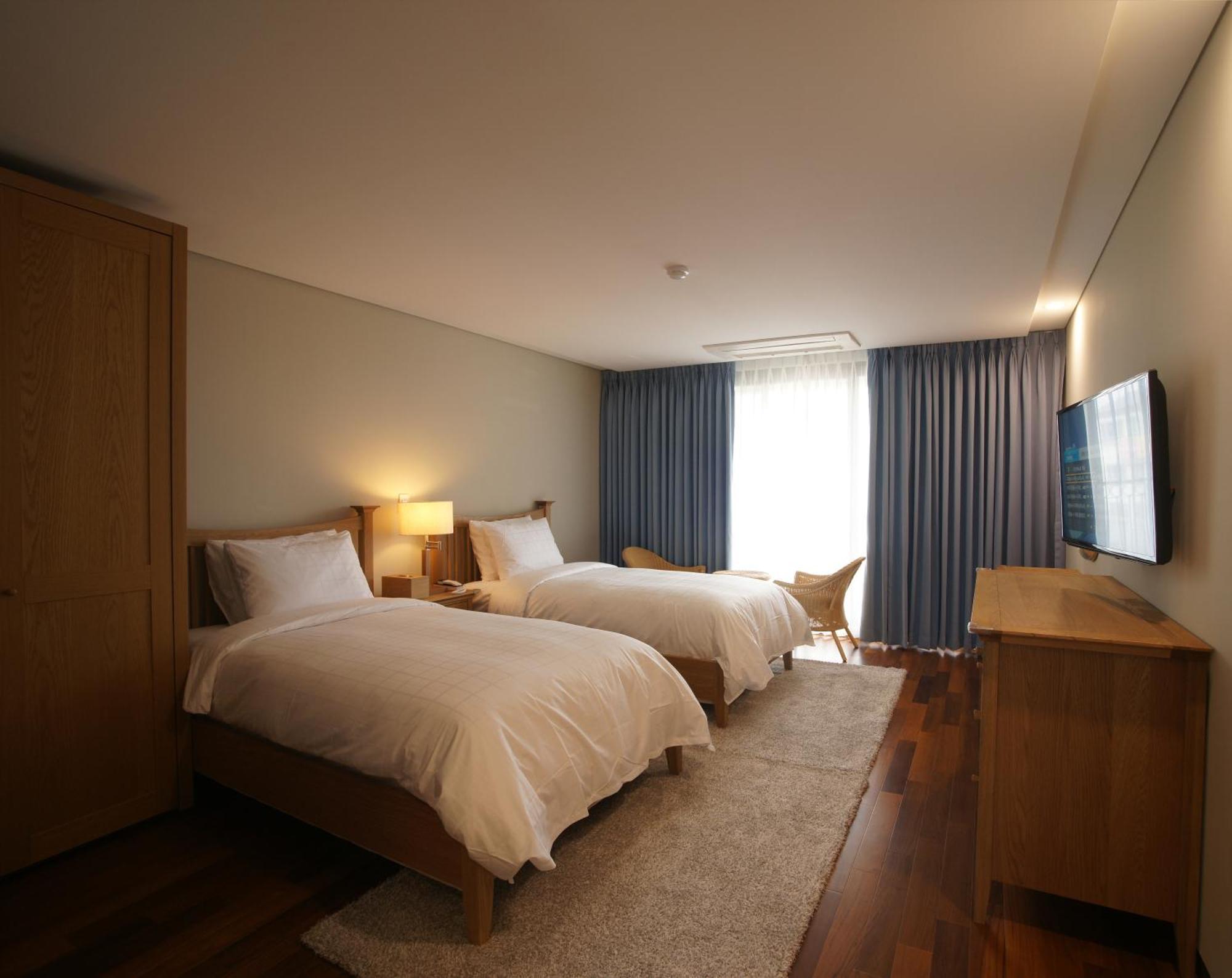 Illeinn Hotel Seogwipo Ngoại thất bức ảnh