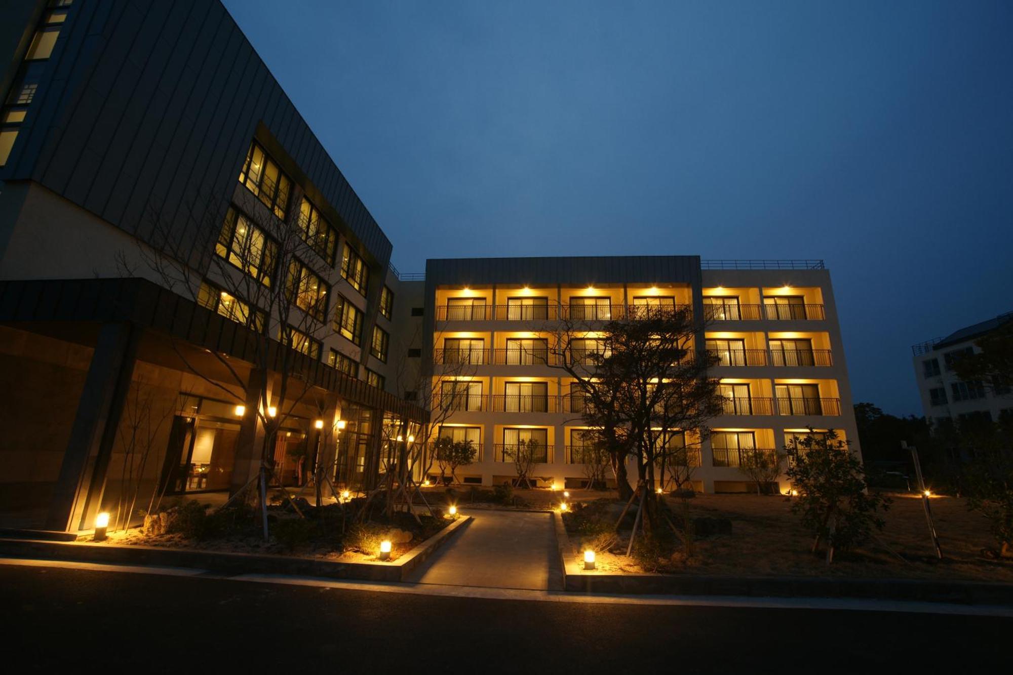 Illeinn Hotel Seogwipo Ngoại thất bức ảnh