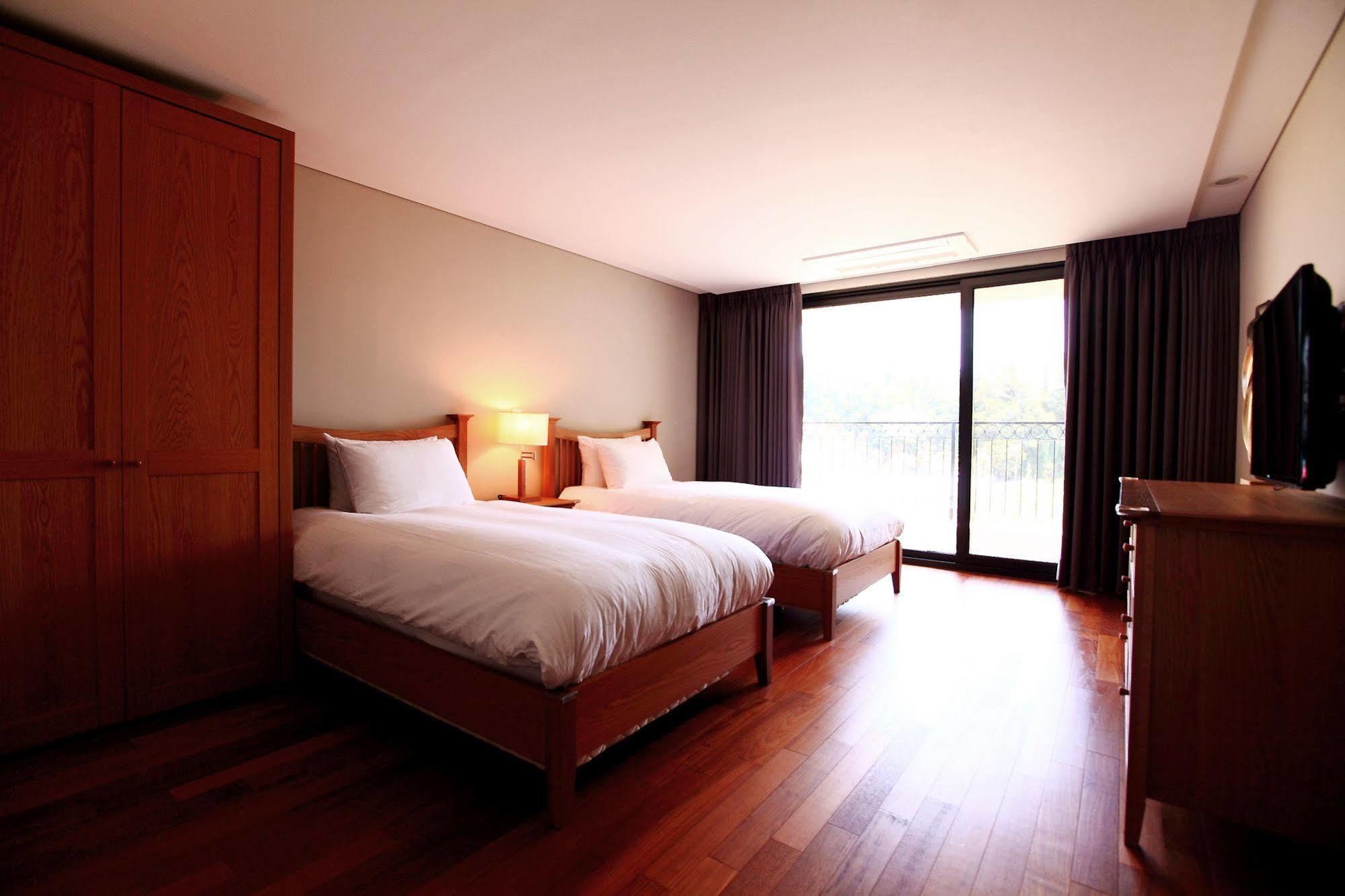Illeinn Hotel Seogwipo Ngoại thất bức ảnh